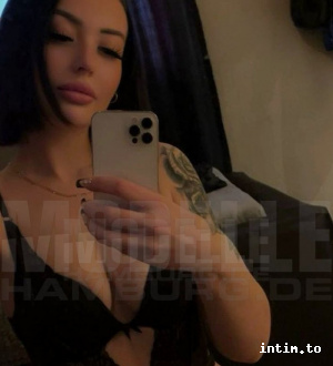 Julia aus Hamburg